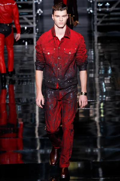 Look 14